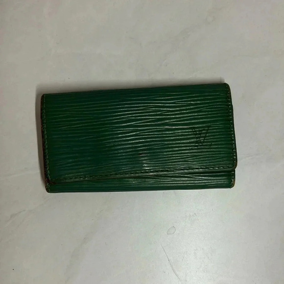 Louis Vuitton | Authentic Vintage Green Epi Multicles 4  Key Case - Picture 2 of 9